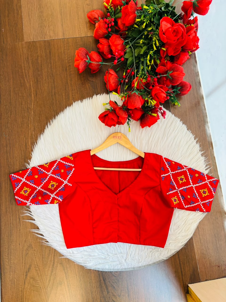 Dreamy Deal-Gujrati Stitch Blouse
