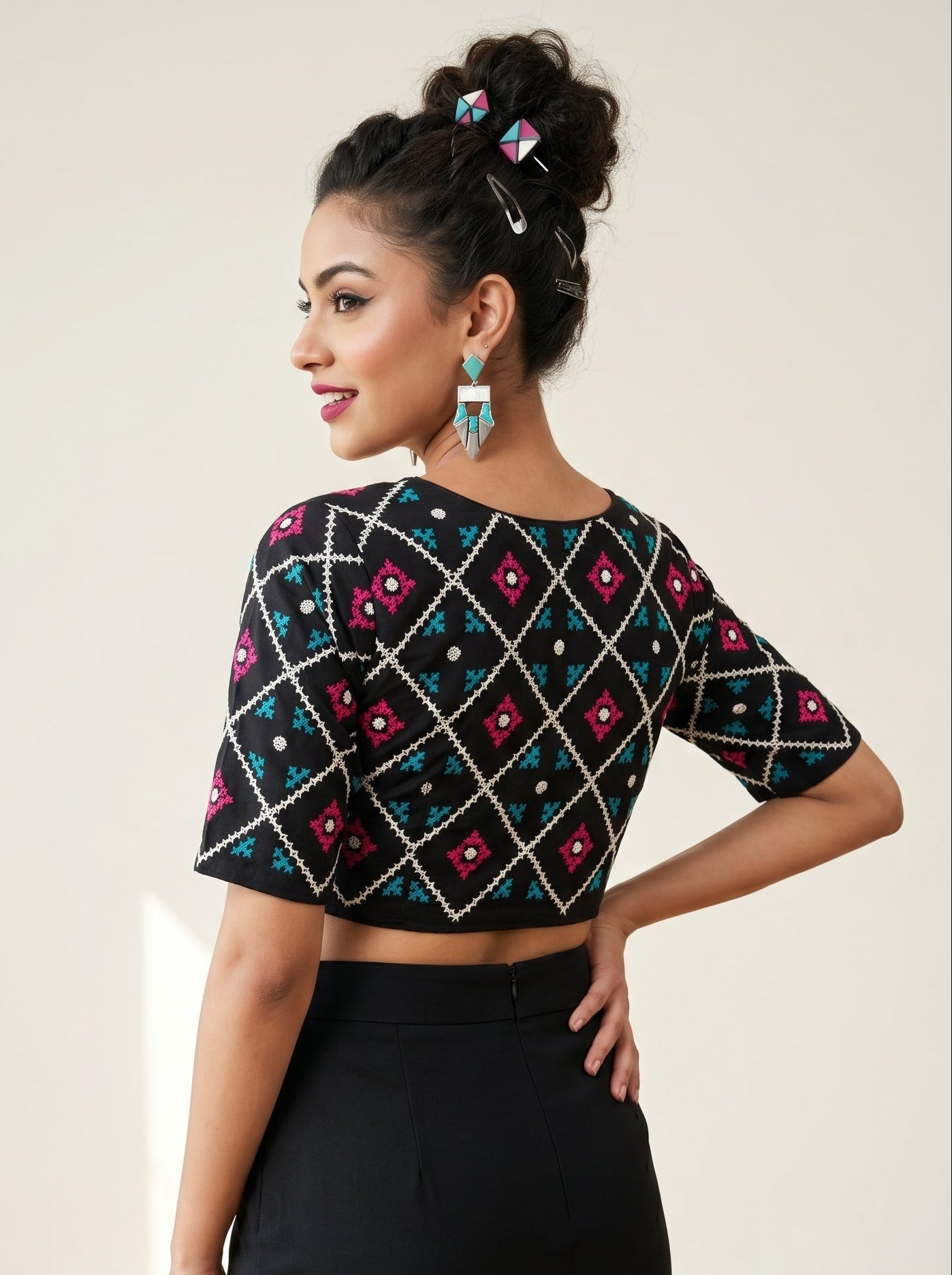 Dreamy Deal-Gujrati Stitch Blouse