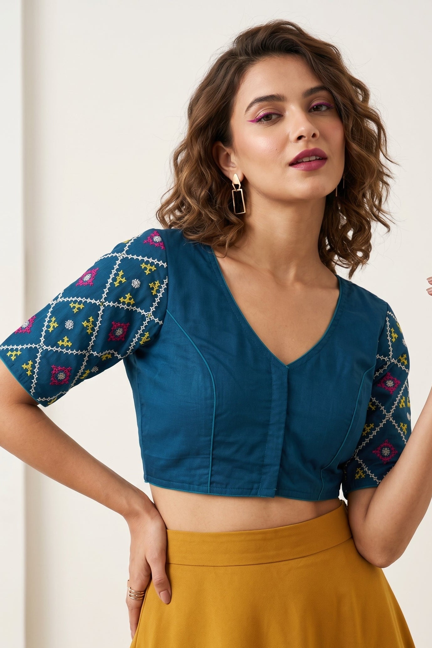 Dreamy Deal-Gujrati Stitch Blouse