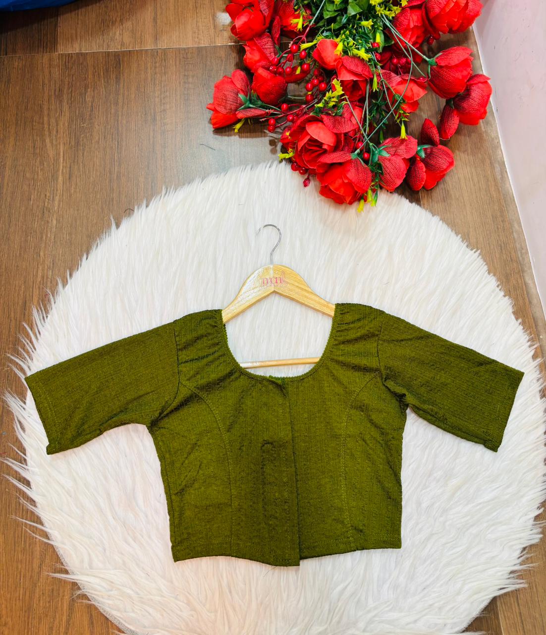 Smooth Fit-Stretchable Knitted Blouse